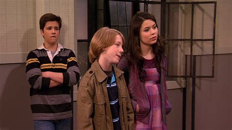 iCarly Season 2 .